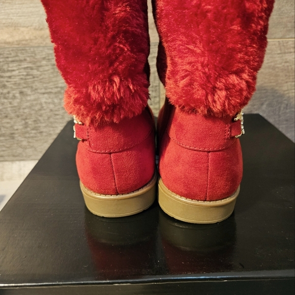 G By Guess red boots with faux fur and charm size 6 - Picture 6 of 9